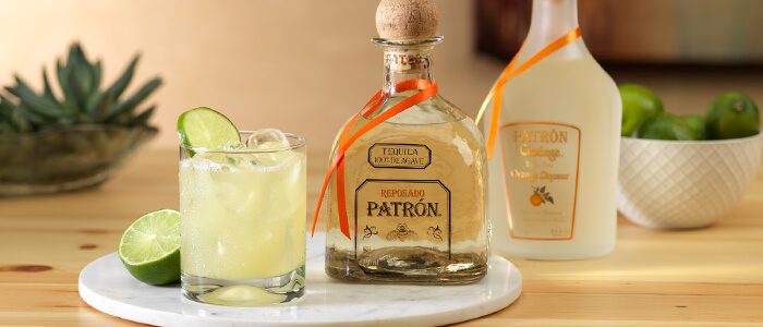 What are the ingredients in a classic margarita?